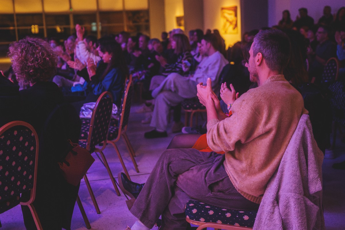 Voress Museum-mouseio-vorre-after-hours-gian-van-aggelopoulos-fotis-siotas-koino-cheirokrotima-live-audience-applause