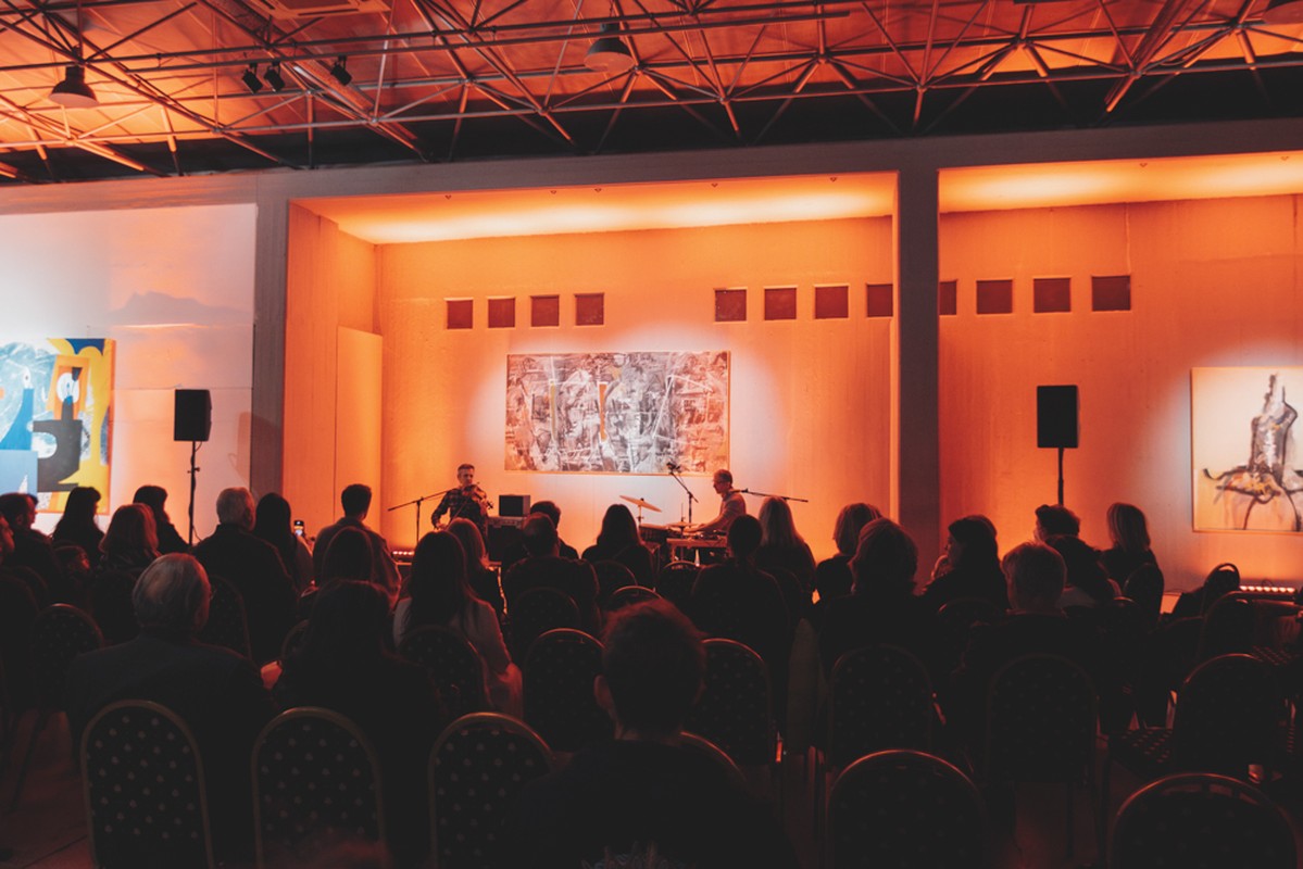 Voress Museum-mouseio-vorre-after-hours-gian-van-aggelopoulos-fotis-siotas-koino-synavlia-mouseio-audience-concert