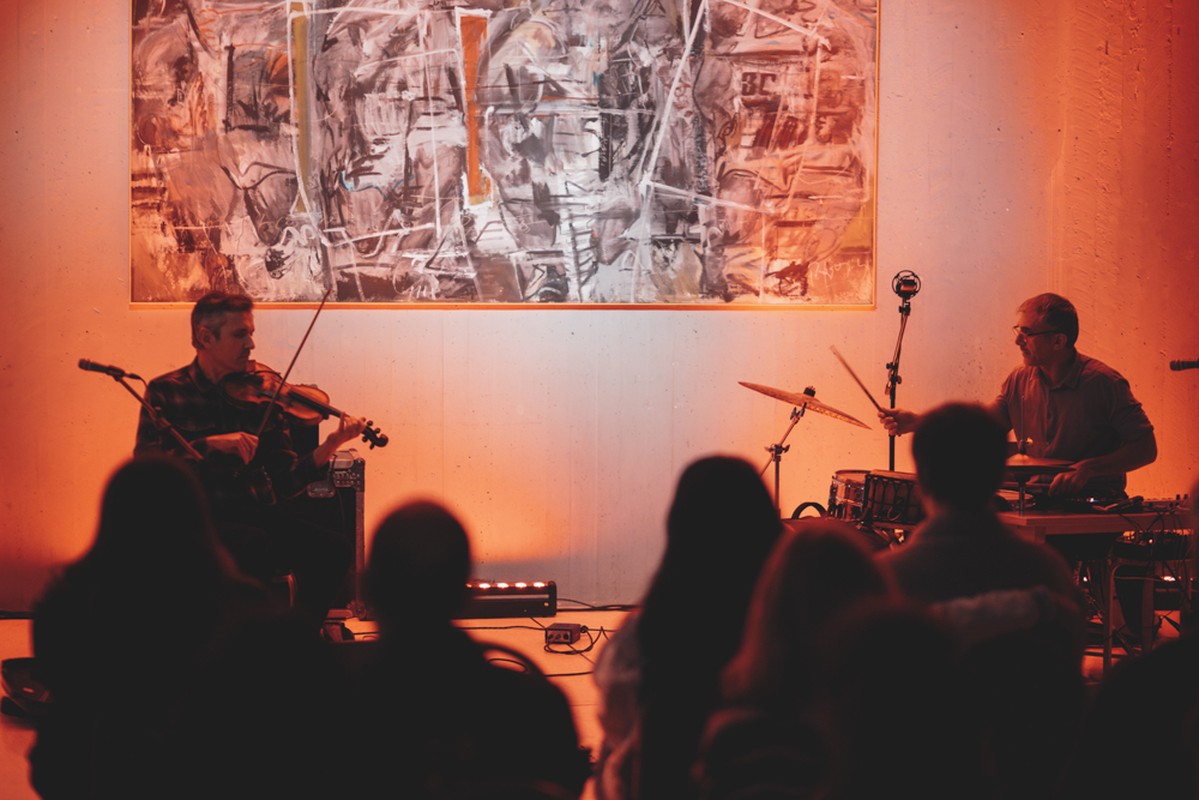 Voress Museum-mouseio-vorre-after-hours-gian-van-aggelopoulos-fotis-siotas-violi-tympana-synavlia-violin-drums-concert