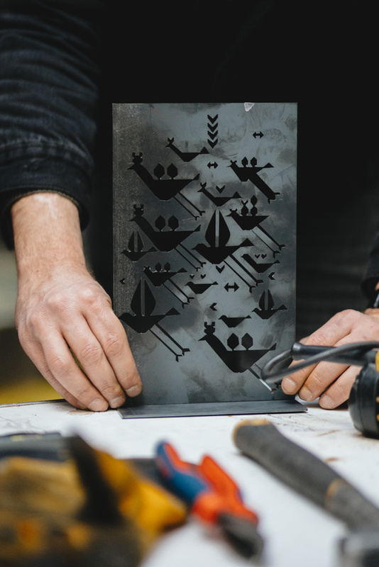 Voress Museum-mouseio-vorre-apo-tin-paradosiaki-sti-sygchroni-metallotechnia-cut-metal-pattern-demonstration-2