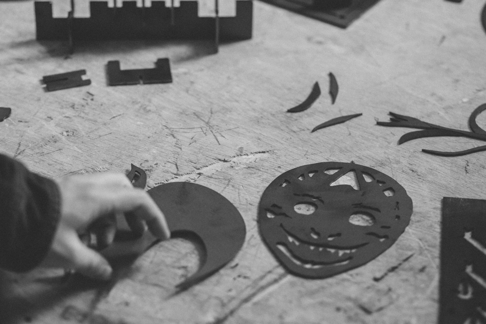 Voress Museum-mouseio-vorre-apo-tin-paradosiaki-sti-sygchroni-metallotechnia-mask-cutout-designs-black-and-white-2