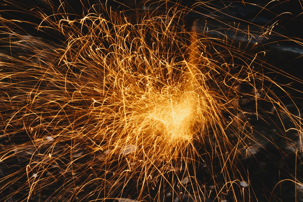 Voress Museum-mouseio-vorre-apo-tin-paradosiaki-sti-sygchroni-metallotechnia-sparks-close-up-2