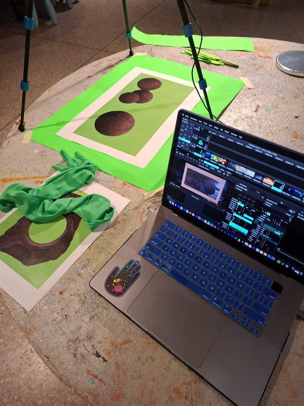 Voress Museum-mouseio-vorre-ena-apogevma-sto-mouseio-weave-workshop-green-screen-setup
