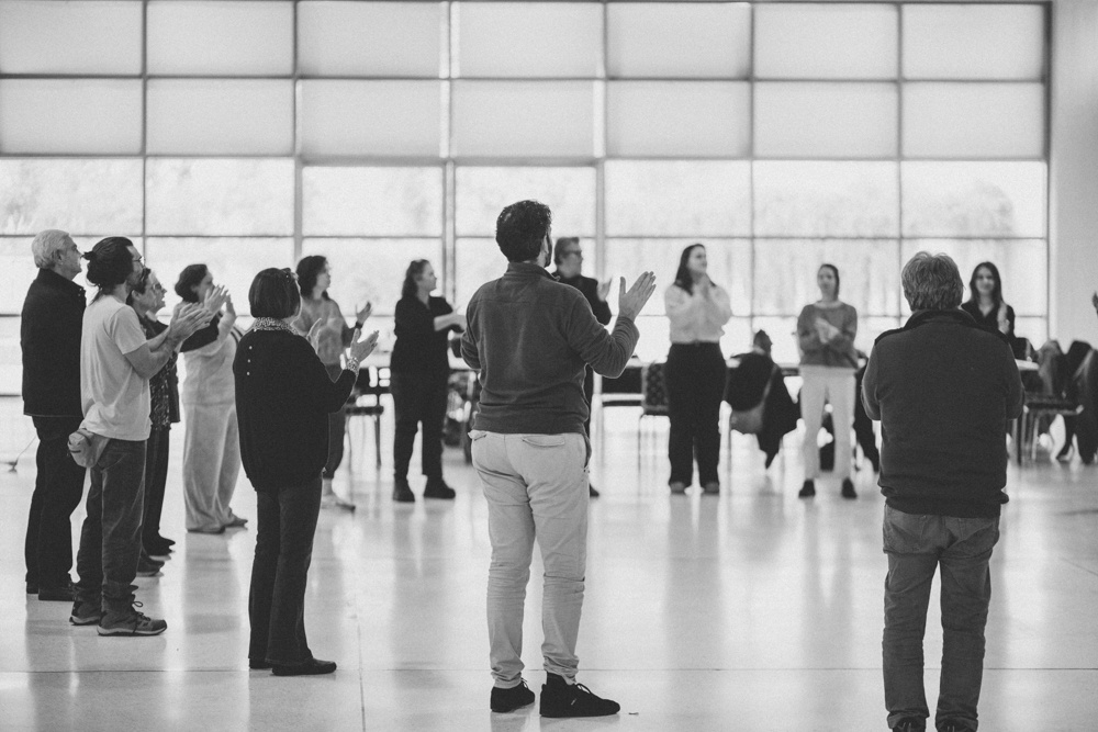 Voress Museum-mouseio-vorre-symviosi-movement-and-body-exercise-black-and-white-2