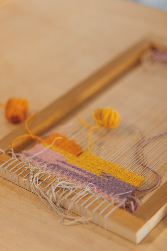 Voress Museum-mouseio-vorre-to-ateleioto-nima-the-endless-thread-deigma-yfantou-nimata-sample-weaving-yarn-detail-2