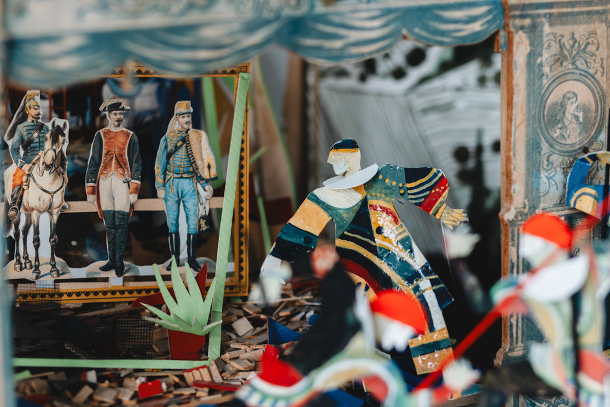 Voress Museum-mouseio-vorre-xroma-psalidi-molyvi-xarti-paper-theatre-miniatures-close-up