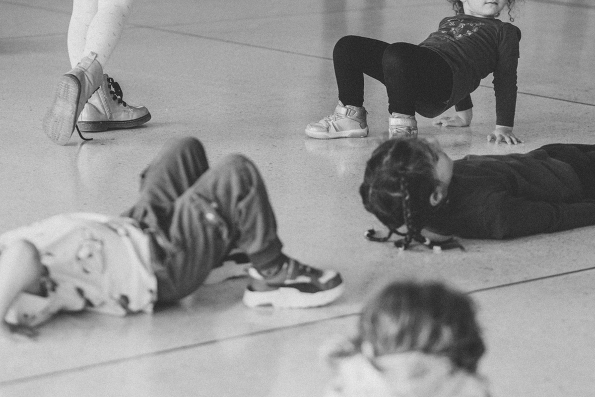 Voress Museum-mouseio-vorre-zografoi-isorropoun-paidia-kinisi-children-movement-bw-2