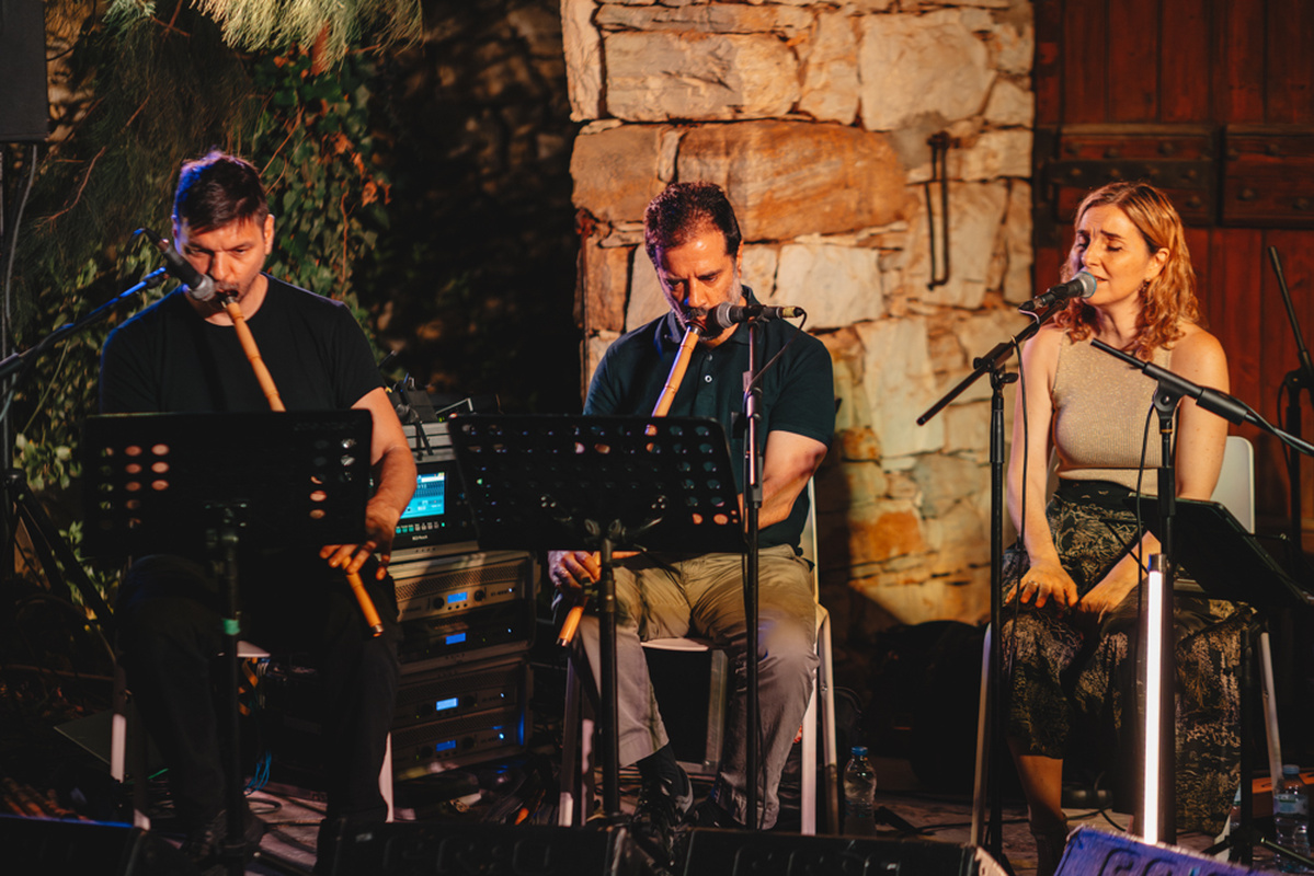 Voress Museum-vorres-museum-garden-stories-smari-concert-musicians-singer-moysikh-moysikoi-tragoydi-2
