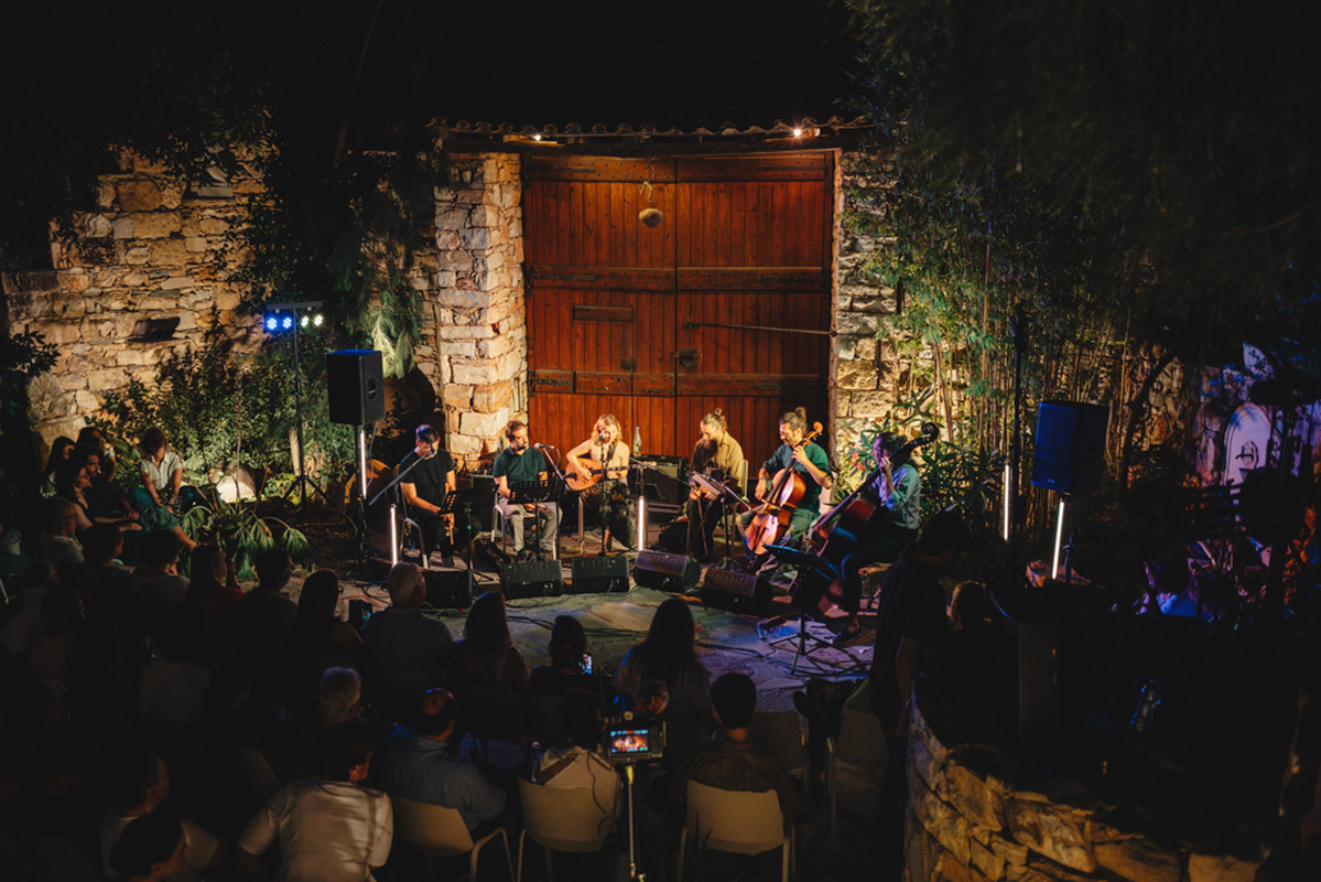 Voress Museum-vorres-museum-garden-stories-smari-concert-wide-view-of-stage-and-audience-2